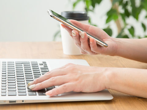 クロス張替え・床材張替えに関するご質問、お見積りをお気軽にお問い合わせください。