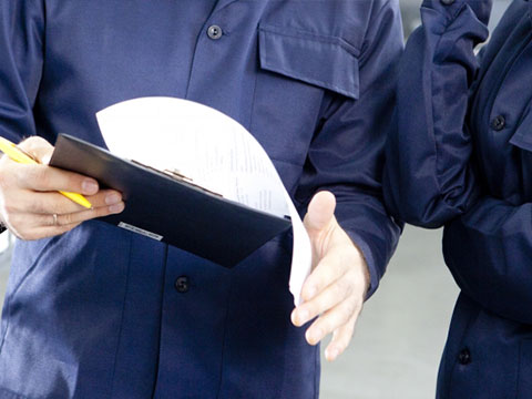 クロス張替え・床材張替えの実際の現場を確認しながら、ご希望に添えるか、ご予算内で施工可能かなど細かい部分を確認します。